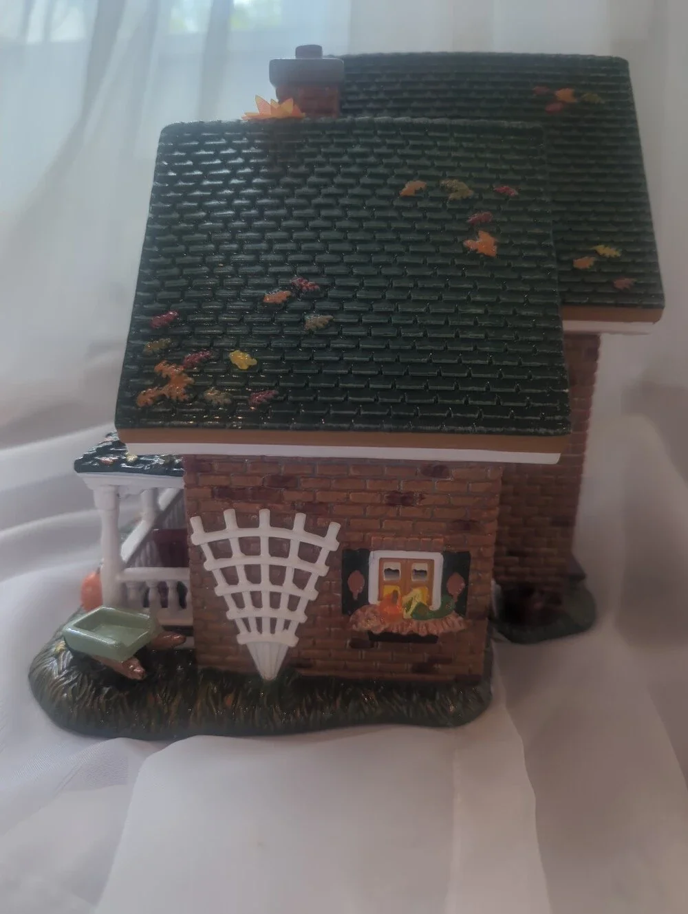 Department 56 Harvest Farm Roadside Sales Cottage in Green and Brown